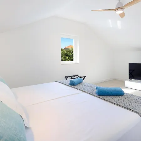 Villa Papa's Court Iii With Pool