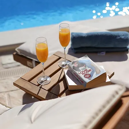 Villa Papa's Court Iii With Pool Pašman